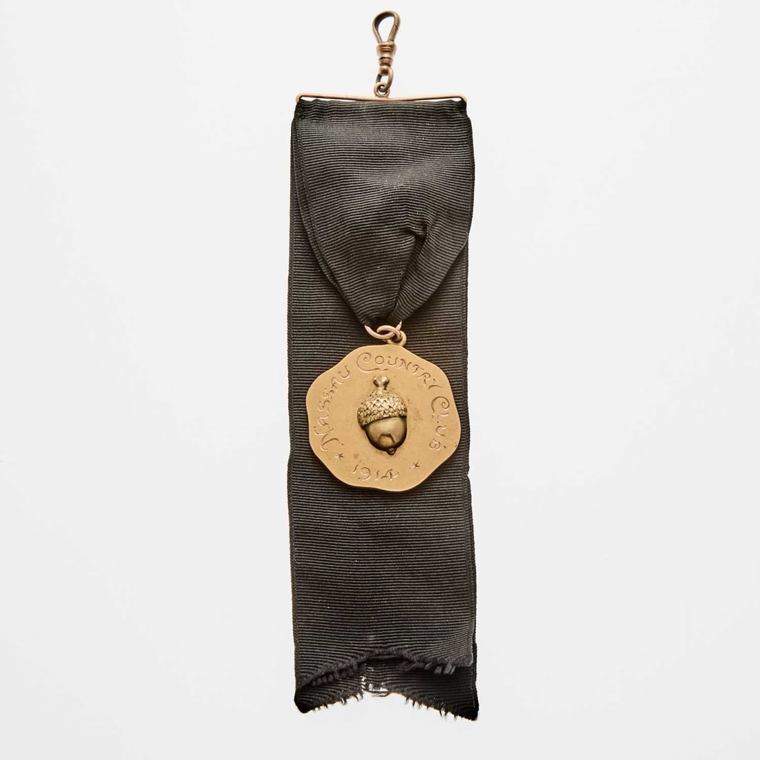 United States. 1914 Nassau Country Club Golf Award Medal. Gold. 24g. 39mm. (1 of 2)