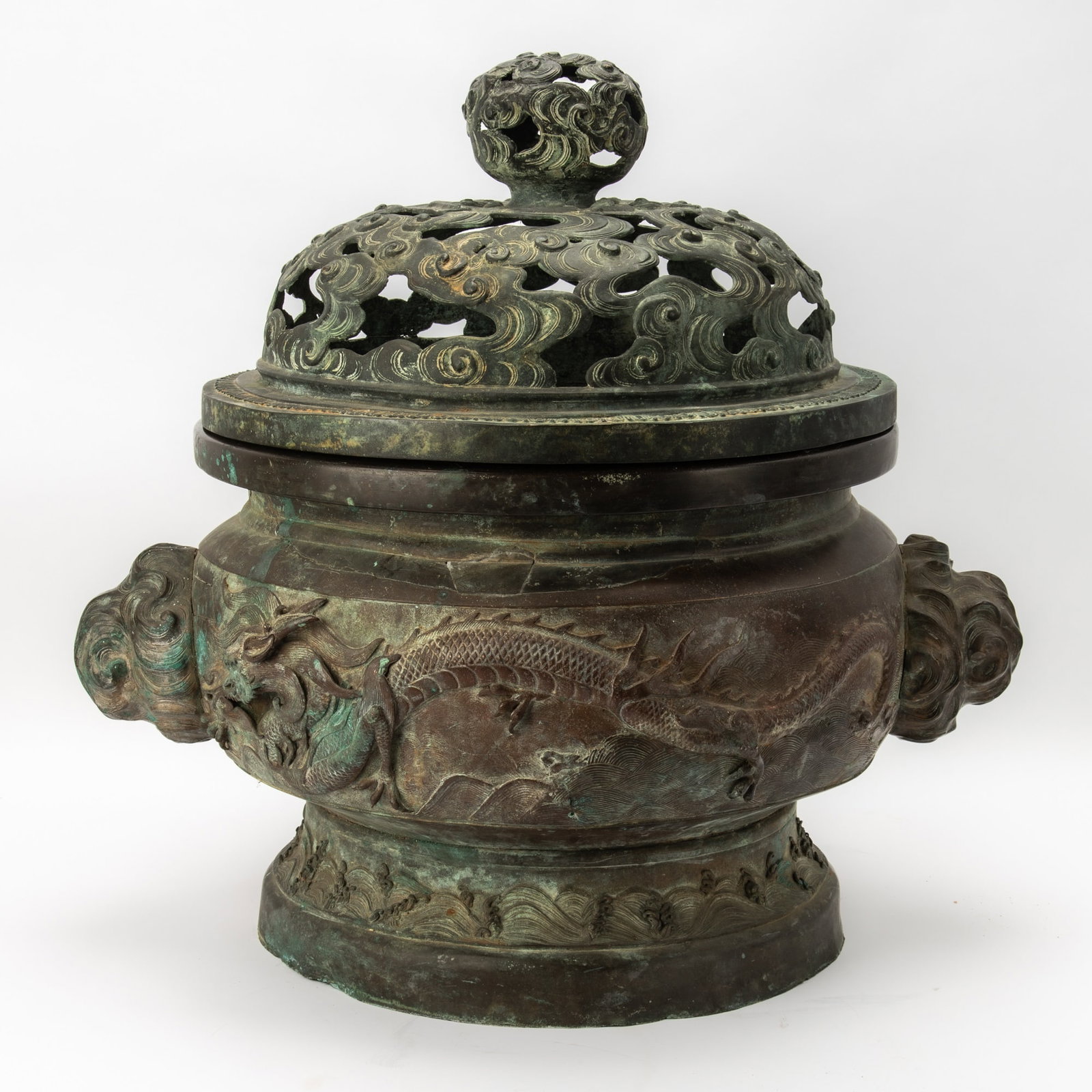 A Large Chinese Cast Bronze Censer Qing Dynasty (1 of 5)