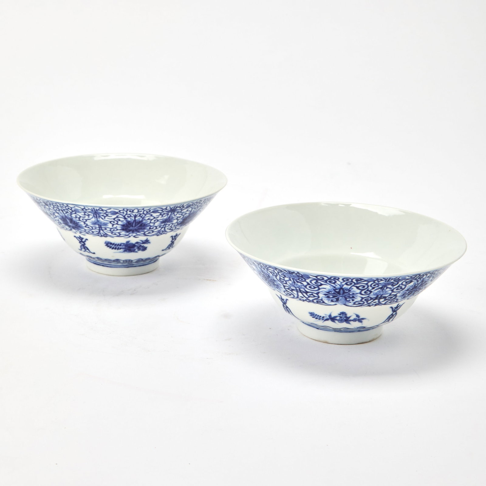A Pair of Chinese Blue and White Porcelain Bowls Kangxi Mark, Qing Dynasty (1 of 6)