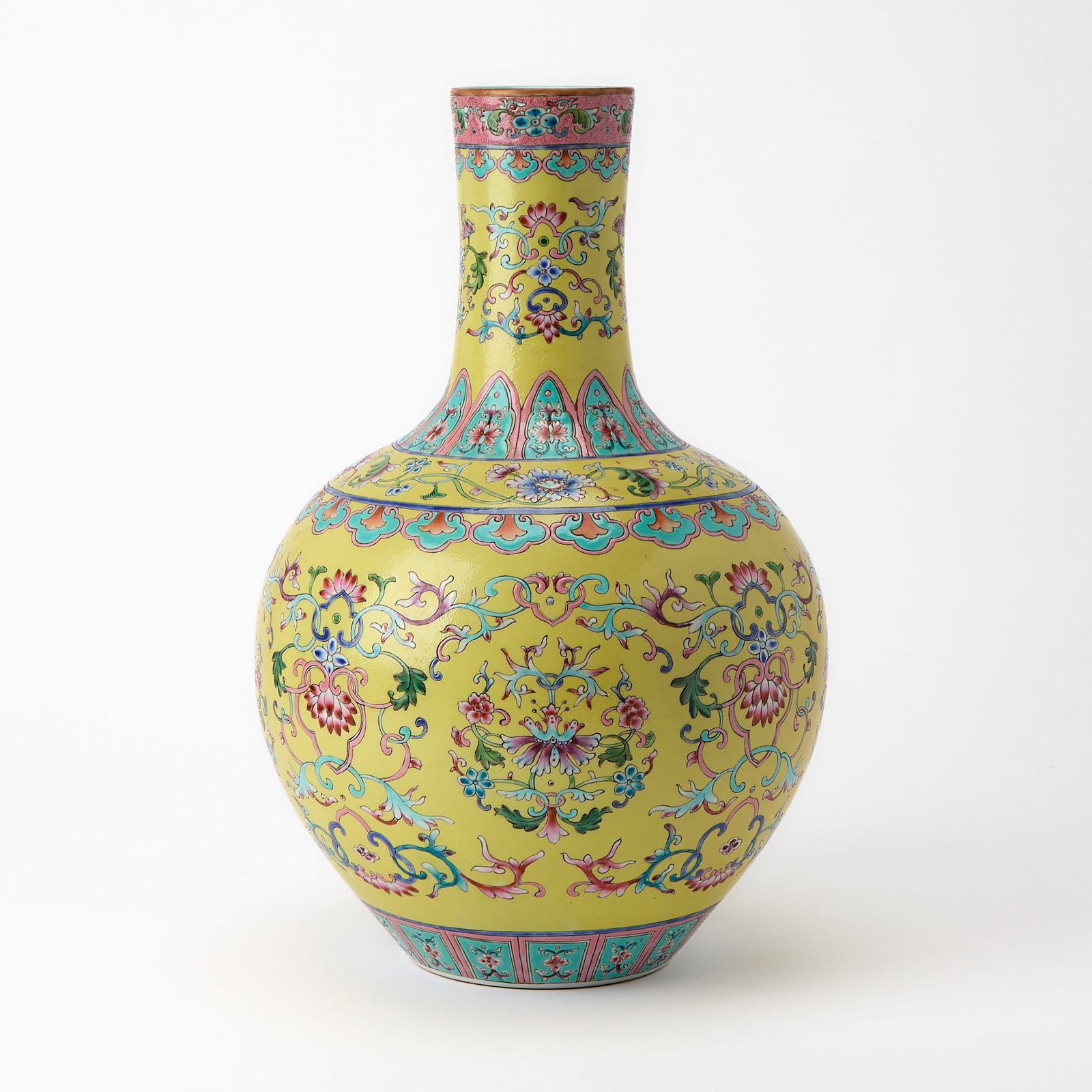 A Chinese Enameled Porcelain Vase Qianlong Mark, Qing Dynasty (1 of 6)
