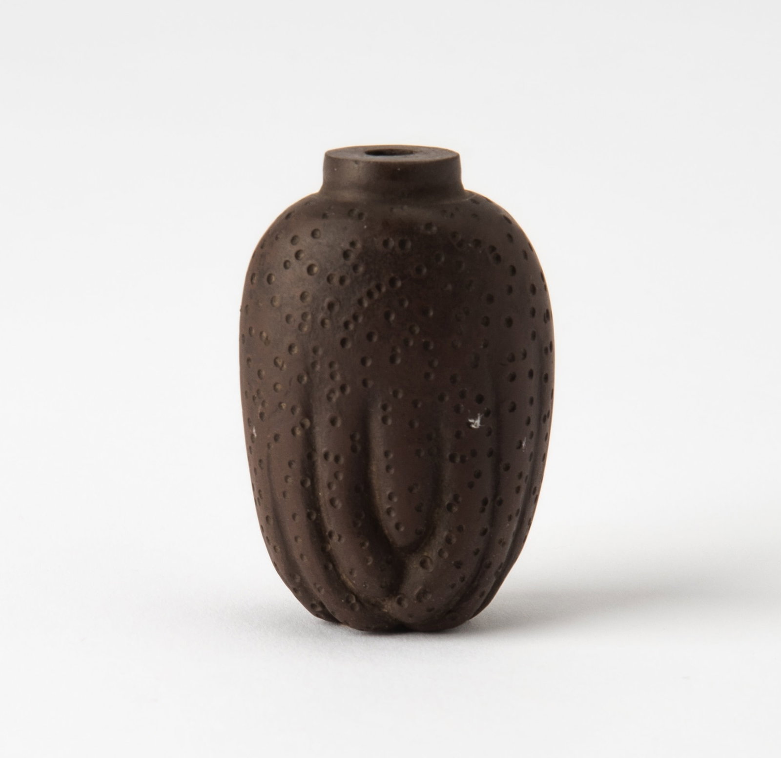 A Chinese Yixing Pottery Snuff Bottle Late Qing Dynasty (1 of 4)