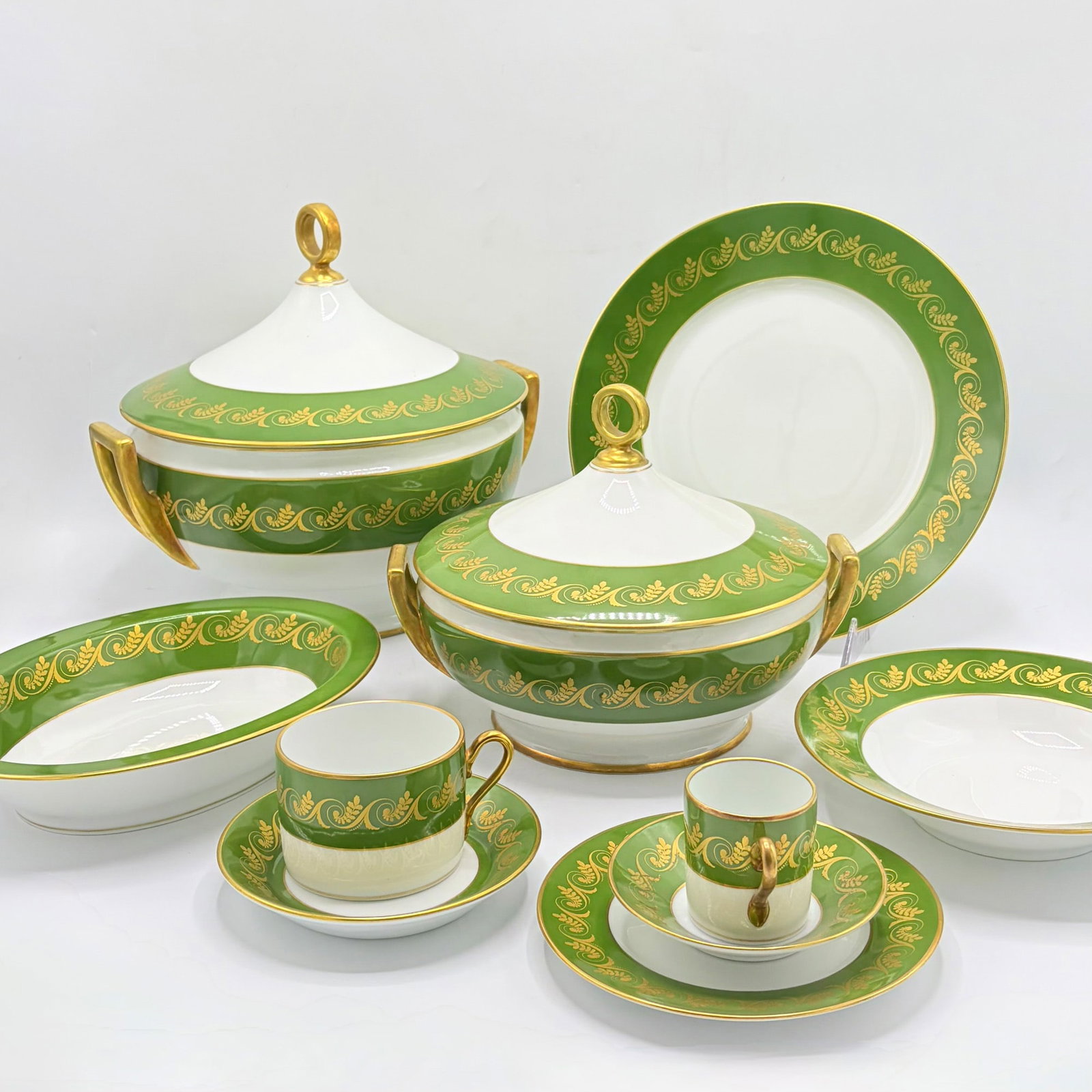 Richard Ginori "Aosta" Pattern Porcelain Dinner Service (1 of 8)
