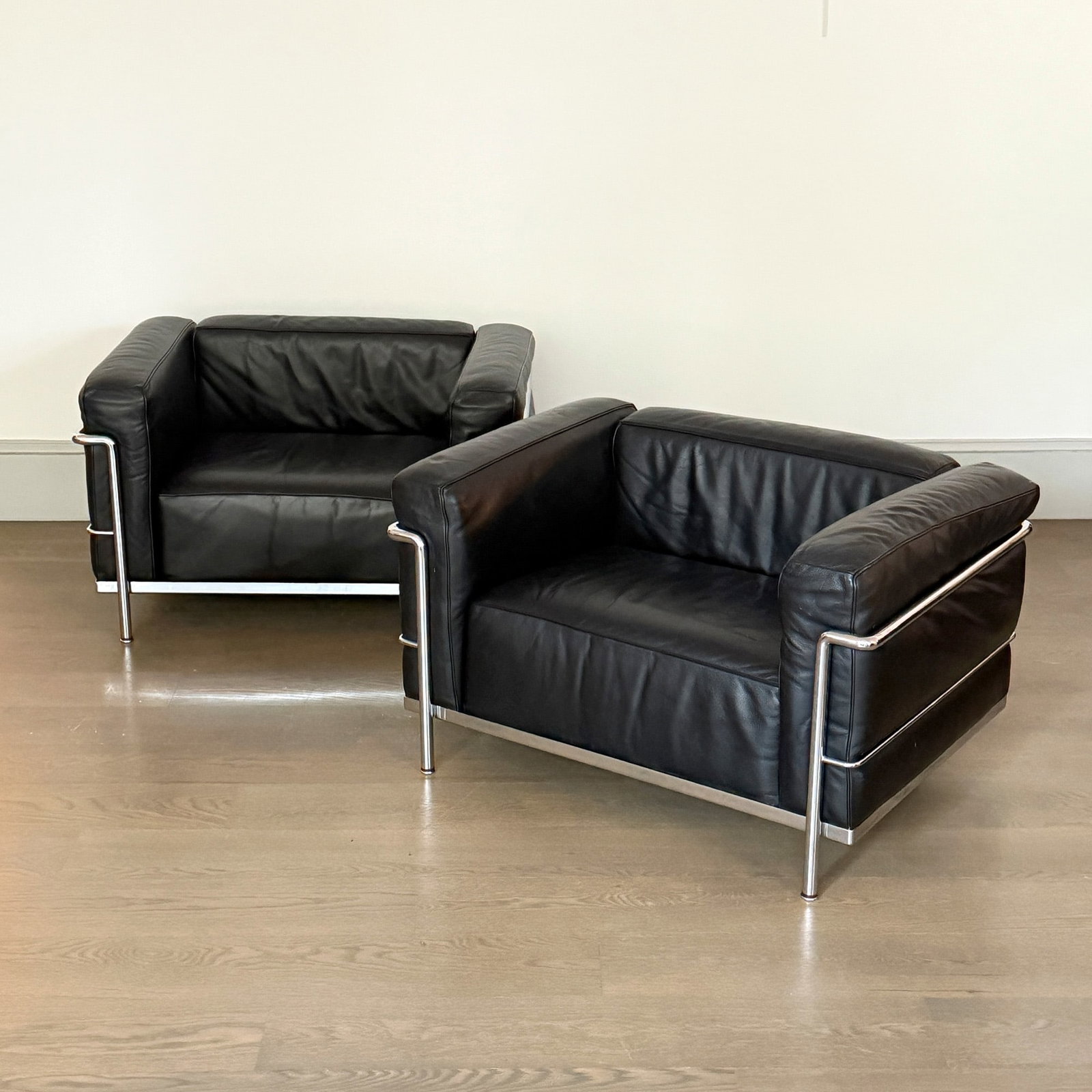 Pair of Le Corbusier for Cassina Leather Upholstered and Chromed Metal “LC2” Armchairs (1 of 5)