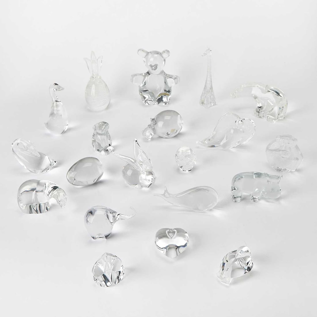 Group of American and European Hot-Sculpted and Molded Glass Figures of Animal and Other Articles (1 of 11)