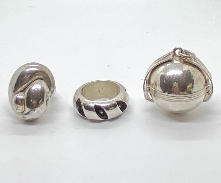 Sterling Silver Lot 2 Rings & Ball Locket (1 of 10)