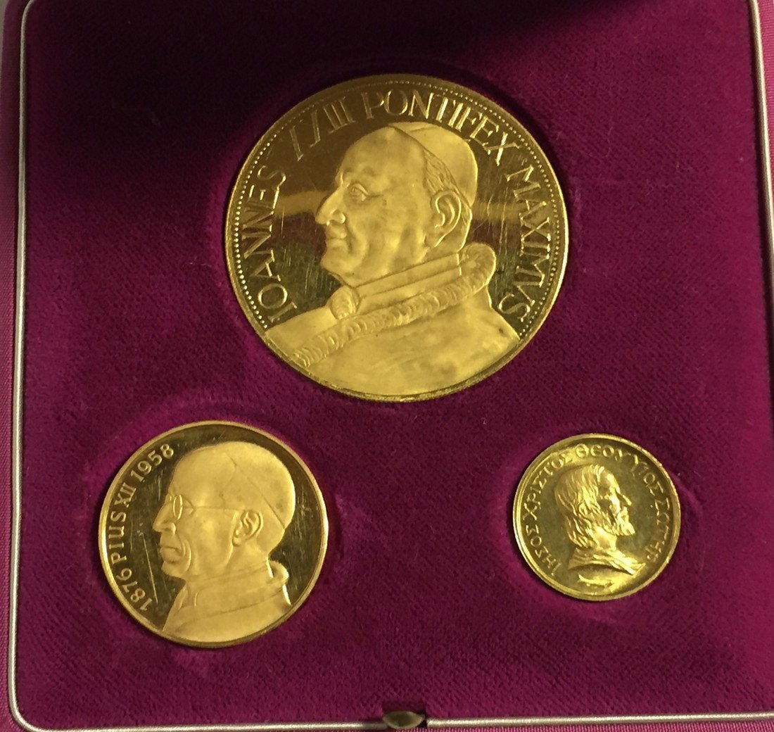 Pope Pure Gold Metal Set (1 of 8)