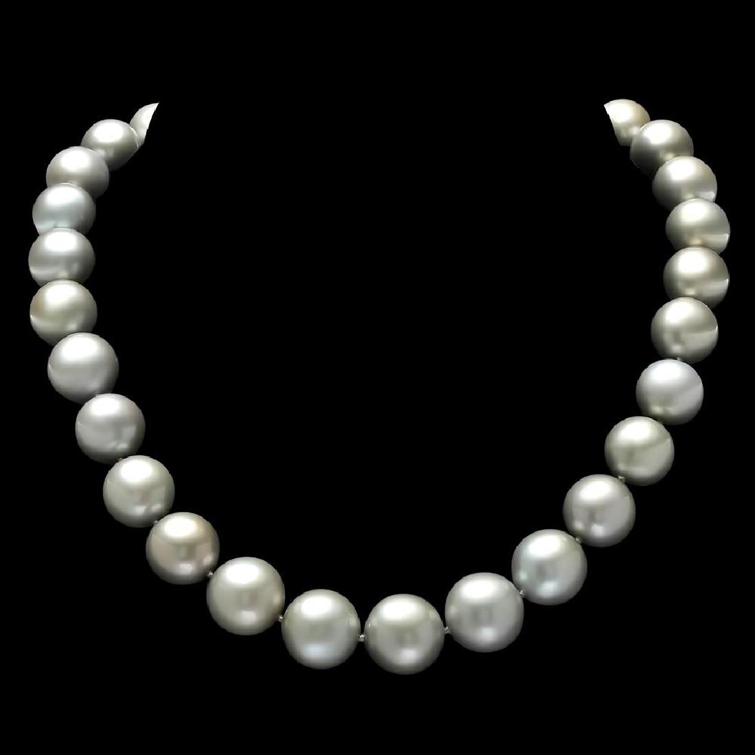 18K Gold Pearl 0.60ct Diamond Necklace: Retail: $15,350.00 ****** 18K Gold Pearl 0.60ct Diamond Necklace ****** Metal: 18K Solid Gold / Total Item Weight: 106.7 grams / Country Made: United States / / Main Stone: Tahitian Pearl / Color: Sil
