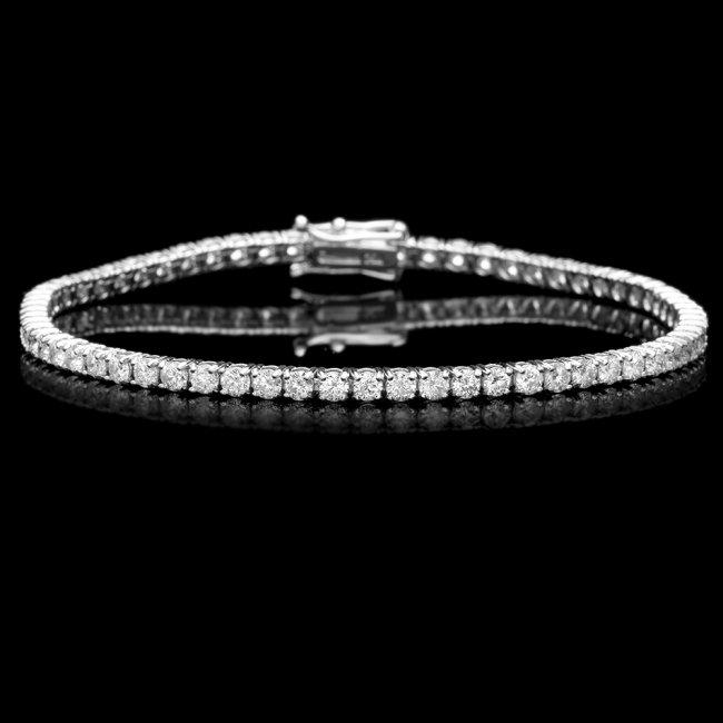 18k White Gold 4.65ct Diamond Bracelet: Retail: $15,300.00 ****** 18k White Gold 4.65ct Diamond Bracelet ****** Metal: 18k Solid White Gold / Size: 7 / Total Item Weight: 8.00 grams / / Main Stone: Diamond / Color: White / Carat Total Weigh