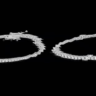 18K White Gold 3.15cts. Diamond Bracelet: Retail: $11,500.00******18K White Gold 3.15cts. Diamond Bracelet****** Metal: 18K White Gold/ Total Wt.: 7.8g/ Country Made: USA/ Main Stone: Diamond/ Carat Wt.: 3.15cts/ Treatment: None/ Color