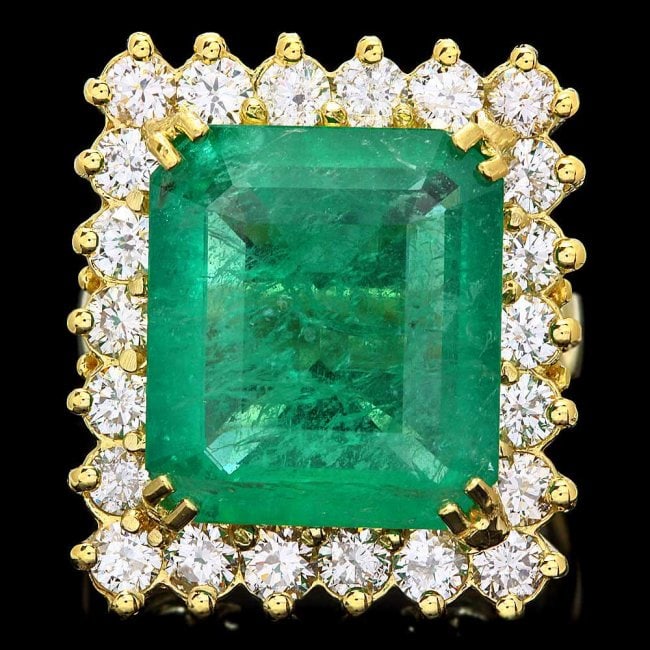 18k Gold 9.00ct Emerald 2.40ct Diamond Ring: Retail: $42,600.00 ****** 18k Gold 9.00ct Emerald 2.40ct Diamond Ring ****** Metal: 18k Solid Yellow Gold / Size: 8.5 / Total Item Weight: 15.0 grams / Country Made: USA / / Main Stone: Emerald / Colo
