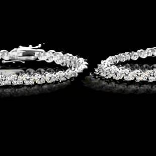 18k White Gold 9.00ct Diamond Tennis Bracelet: Retail: $38,100.00 ****** 18k White Gold 9.00ct Diamond Tennis Bracelet ****** Metal: 18k Solid White Gold / Size: 7.5 / Total Item Weight: 14.0 grams / Country Made: United States / / Main Stone: Dia