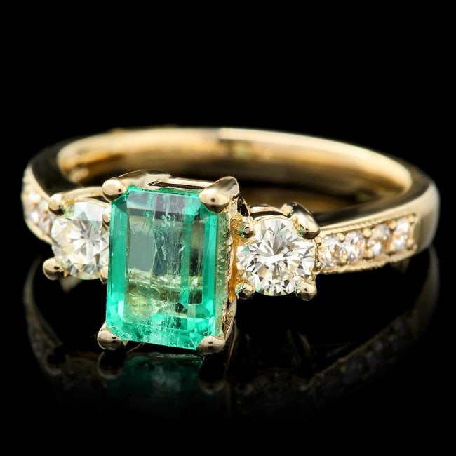 14k Gold 1.60ct Emerald 0.70ct Diamond Ring: Retail: $9,875.00 ****** 14k Gold 1.60ct Emerald 0.70ct Diamond Ring ****** Metal: 14k Solid Yellow Gold / Size: 6.75 / Total Item Weight: 5.0 grams / Country Made: United States / / Main Stone: Emera