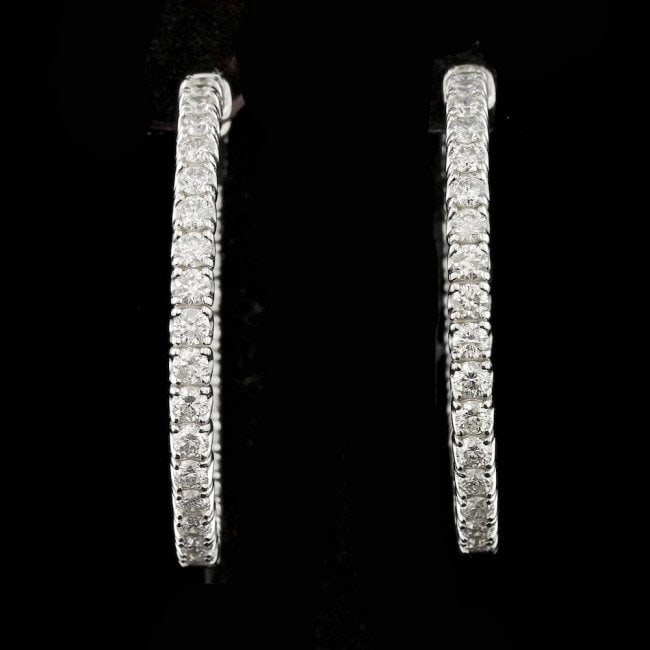 14k White Gold 4.50ct Diamond Earrings: Retail: $29,200.00 ****** 14k White Gold 4.50ct Diamond Earrings ****** Metal: 14k Solid White Gold / Total Item Weight: 14.5 grams / Country Made: United States / / Main Stone: Diamond / Color: White