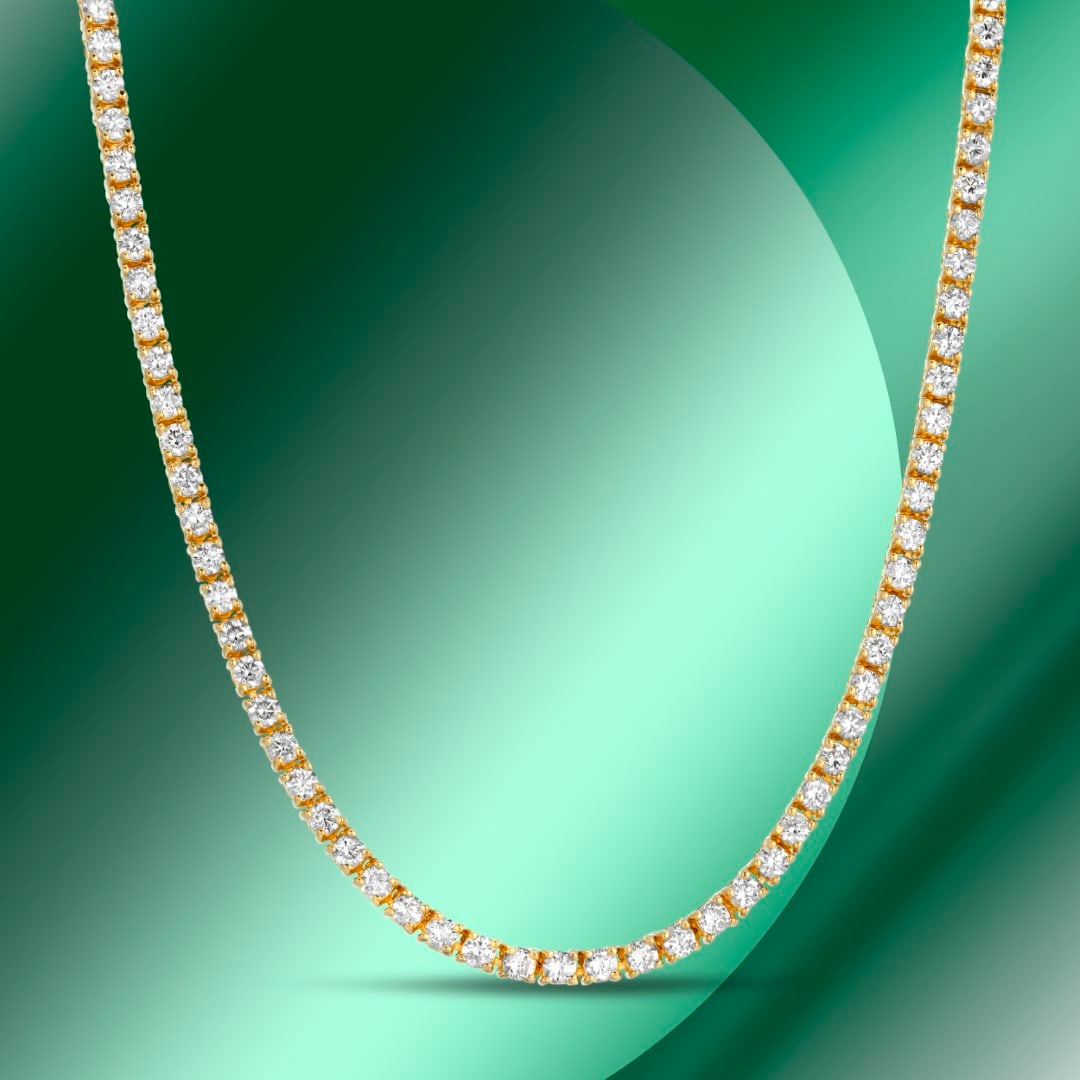 14K Gold 4.46cts Diamond Necklace: Retail: $17,948***** 14K Gold 4.46cts Diamond Necklace****** Metal: 14K Yellow Gold/ Total Wt.: 12.8g/ Country Made USA// Main Stone: Diamond / Carat Total Wt: 4.46cts / Treatment: None / Color: None