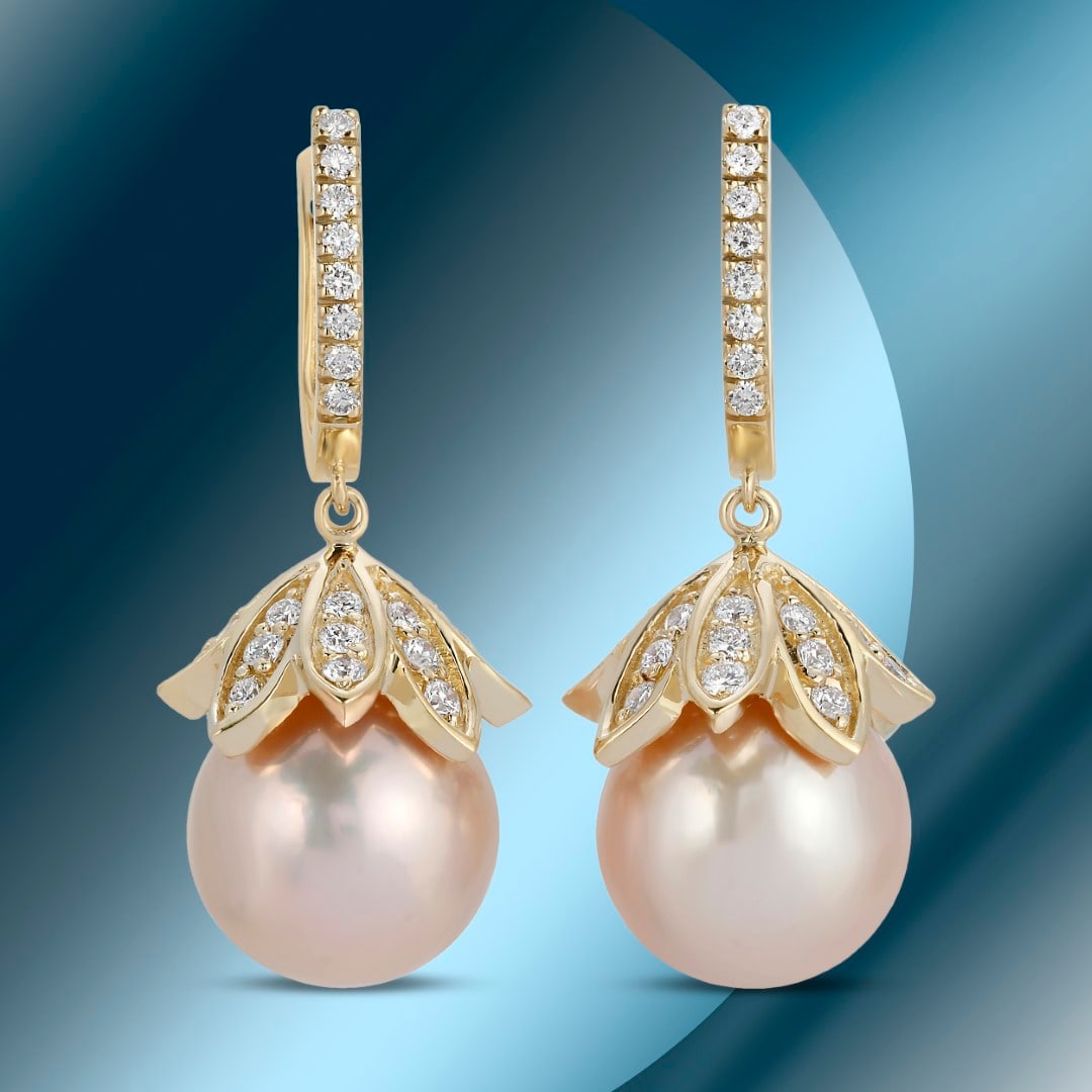 14K Gold 14mm South Sea Pearl & 2.35cts Diamond Earrings: Retail: $14,572***** 14K Gold 14mm South Sea Pearl & 2.35cts Diamond Earrings****** Metal: 14K Yellow Gold/ Total Wt.: 17.2g/ Country Made USA// Main Stone: Pearl / Measurement: 14mm / Treatment: None