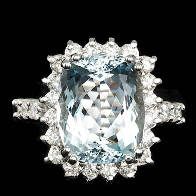 14k Gold 5.50ct Aquamarine 1.00ct Diamond Ring: Retail: $9,800.00 ****** 14k Gold 5.50ct Aquamarine 1.00ct Diamond Ring ****** Metal: 14k Solid White Gold / Size: 7 / Total Item Weight: 7.0 grams / Country Made: United States / / Main Stone: Aquama