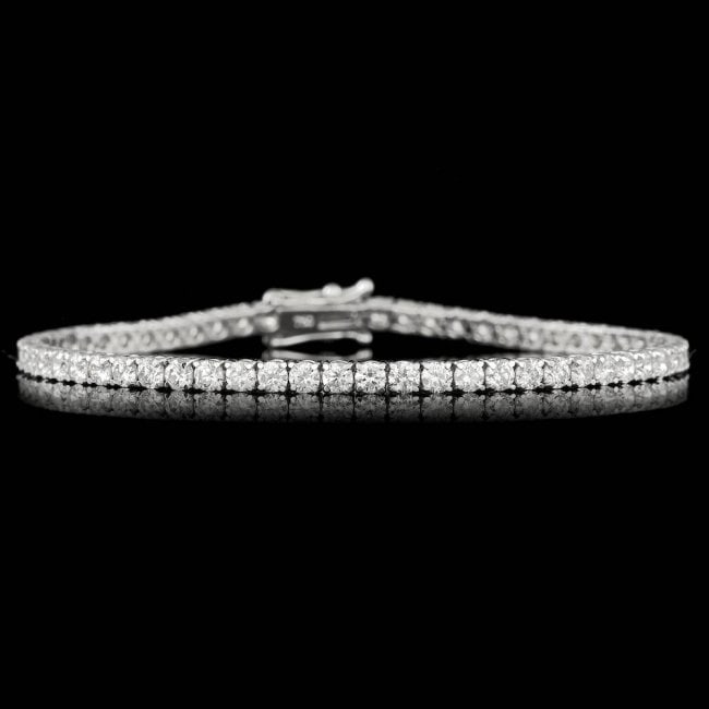 18k White Gold 5.30ct Diamond Bracelet: Retail: $32,400.00 ****** 18k White Gold 5.30ct Diamond Bracelet ****** Metal: 18k Solid White Gold / Size: 7 / Total Item Weight: 9.3 grams / Country Made: United States / / Main Stone: Diamond / Col