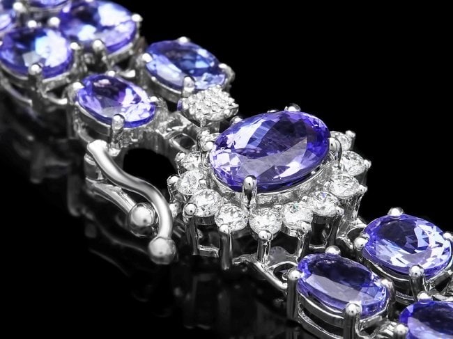 14k 22.35ct Tanzanite 0.45ct Diamond Bracelet: Retail: $14,900.00 ****** 14k 22.35ct Tanzanite 0.45ct Diamond Bracelet ****** Metal: 14k Solid White Gold / Size: 7.5 / Total Item Weight: 18.5 grams / Country Made: United States / / Main Stone: Tan