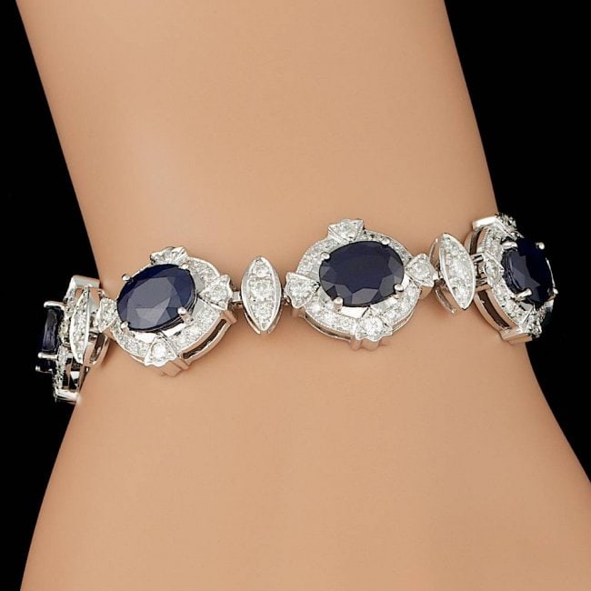14k Gold 24.50ct Sapphire 5.50ct Diamond Bracelet: Retail: $46,600.00 ****** 14k Gold 24.50ct Sapphire 5.50ct Diamond Bracelet ****** Metal: 14k Solid White Gold / Size: 7 / Total Item Weight: 27.0 grams / Country Made: United States / / Main Stone: S