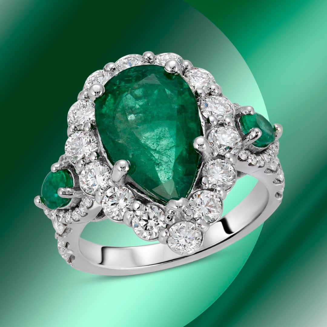 14K Gold 4.01cts Emerald & 1.85cts Diamond Ring (1 of 4)