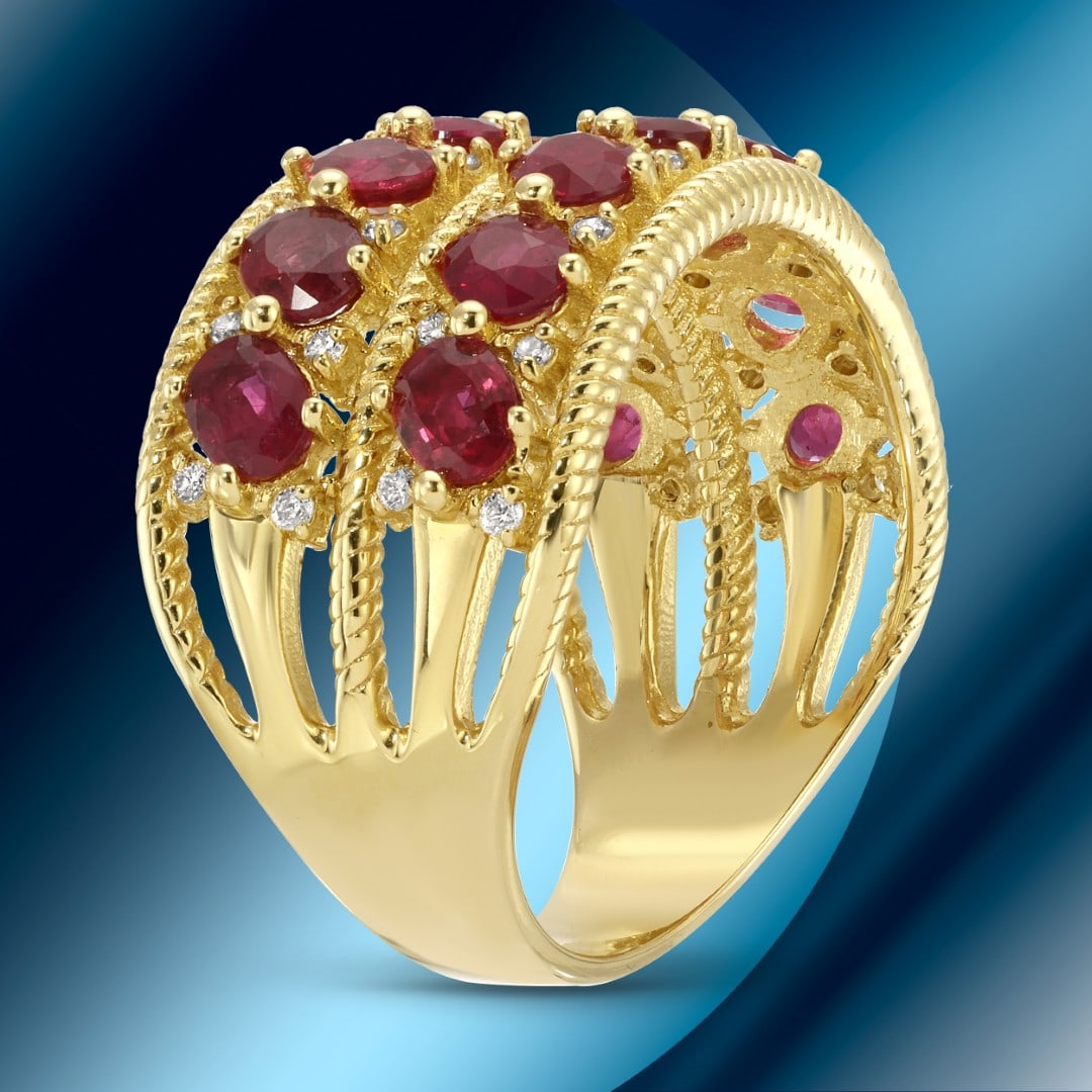 14K Gold 2.63cts Ruby & 0.16cts Diamond Ring: Retail: $9,122*****14K Gold Ruby & Diamond Ring*****Metal: 14K Yellow Gold/ Total Wt.: 6.6g / Country Made US// Main Stone: Ruby / Carat Total Wt.: 2.63cts / Treatment: Heat with Residues / Color: Red
