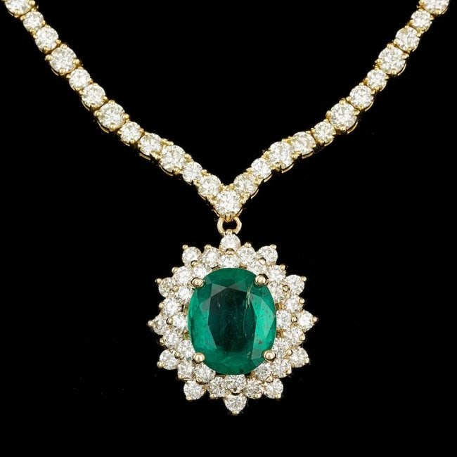 18k Gold 5.00ct Emerald 14.85ct Diamond Necklace: Retail: $43,800.00 ****** 18k Gold 5.00ct Emerald 14.85ct Diamond Necklace ****** Metal: 18k Solid Yellow Gold / Size: 16 / Total Item Weight: 28.5 grams / Country Made: United States / / Main Stone: