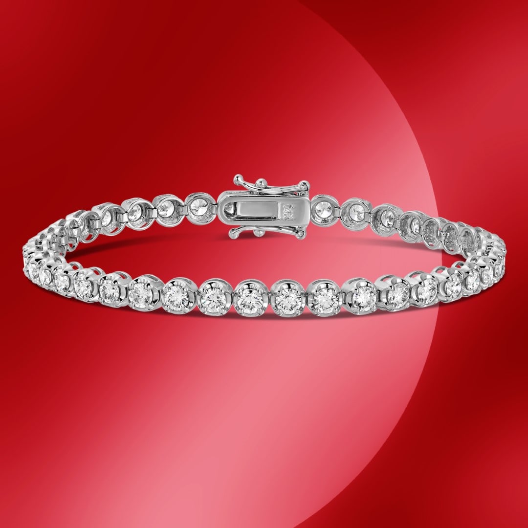 14K Gold 4.79cts Diamond Bracelet: Retail: $23,110*****14K Gold Diamond Bracelet*****Metal: 14K White Gold/ Total Wt.: 4.79cts / Country Made US// Main Stone: Natural Diamond / Carat Total Wt.: 4.79cts / Treatment: None/ Color: None /