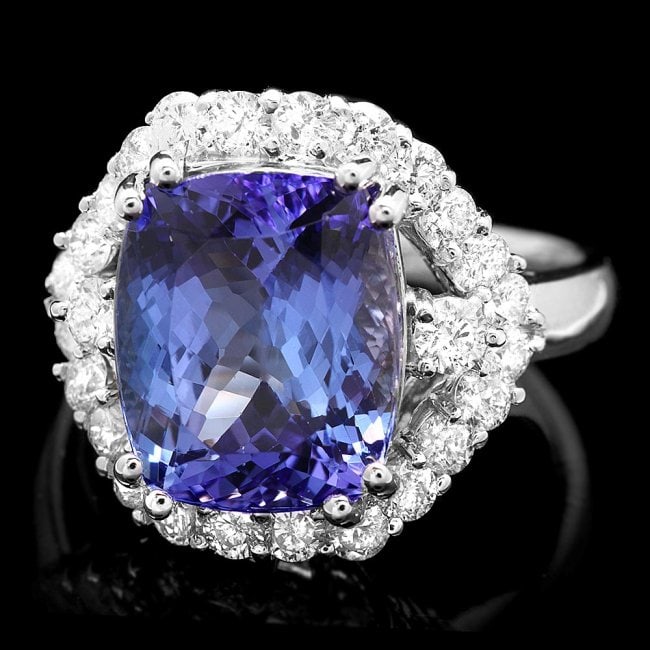 14k Gold 6.00ct Tanzanite 1.20ct Diamond Ring: Retail: $14,500.00 ****** 14k Gold 6.00ct Tanzanite 1.20ct Diamond Ring ****** Metal: 14k Solid White Gold / Size: 7 / Total Item Weight: 6.0 grams / Country Made: United States / / Main Stone: Tanzan