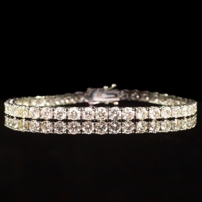 18K Gold 9.02ct Diamond Bracelet (1 of 4)