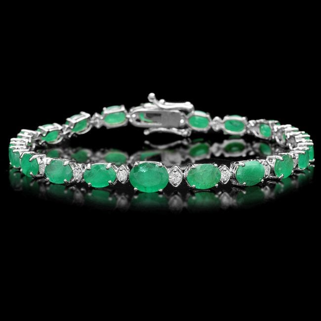 14k Gold 11.50ct Emerald 0.65ct Diamond Bracelet: Retail: $17,800.00 ****** 14k Gold 11.50ct Emerald 0.65ct Diamond Bracelet ****** Metal: 14k Solid White Gold / Size: 7 / Total Item Weight: 10.0 grams / Country Made: United States / / Main Stone: Em