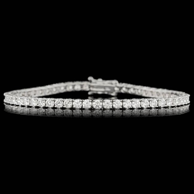 18k White Gold 6.00ct Diamond Bracelet: Retail: $36,300.00 ****** 18k White Gold 6.00ct Diamond Bracelet ****** Metal: 18k Solid White Gold / Size: 7 / Total Item Weight: 9.7 grams / Country Made: United States / / Main Stone: Diamond / Col