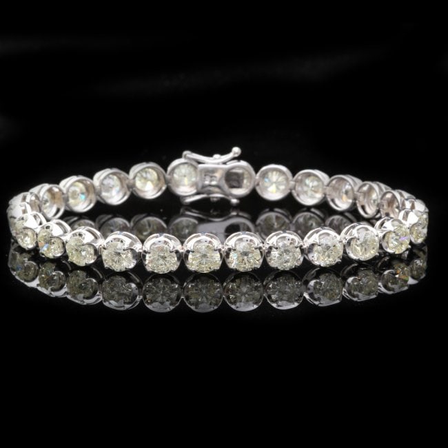 18k White Gold 14.50ct Diamond Bracelet: Retail: $66,600.00 ****** 18k White Gold 14.50ct Diamond Bracelet ****** Metal: 18k Solid White Gold / Size: 7.5 / Total Item Weight: 19.0 grams / Country Made: United States / / Main Stone: Diamond /