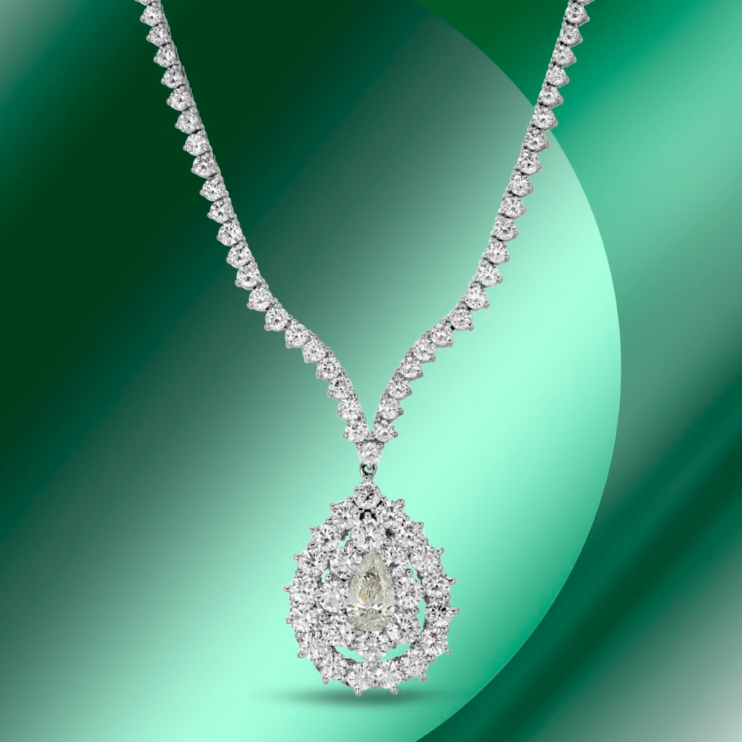 18K Gold 14.75cts Diamond Necklace: Retail: $103,482***** 18K Gold 14.75cts Diamond Necklace****** Metal: 18K White Gold/ Total Wt.: NA / Country Made USA// Main Stone: Diamond / Carat Total Wt: 1.02ct / Treatment: None / Color: None /