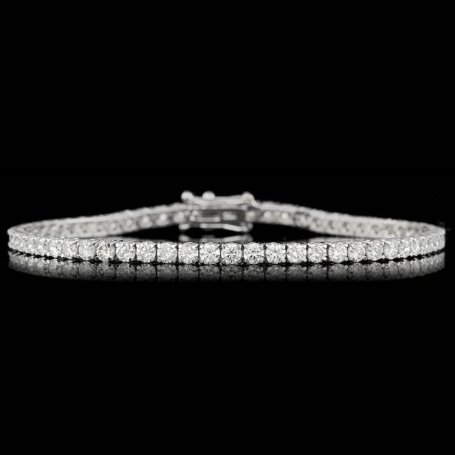 18k White Gold 5.30ct Diamond Bracelet: Retail: $32,400.00 ****** 18k White Gold 5.30ct Diamond Bracelet ****** Metal: 18k Solid White Gold / Size: 7 / Total Item Weight: 9.3 grams / Country Made: United States / / Main Stone: Diamond / Col