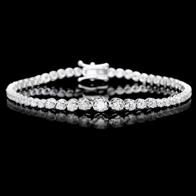 18k White Gold 3.00ct Diamond Bracelet: Retail: $10,900.00 ****** 18k White Gold 3.00ct Diamond Bracelet ****** Metal: 18k Solid White Gold / Size: 7 / Total Item Weight: 7.0 grams / Country Made: United States / / Main Stone: Diamond / Col