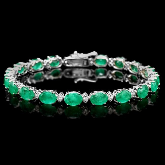 14k Gold 13.5ct Emerald .75ct Diamond Bracelet: Retail: $19,650.00 ****** 14k Gold 13.5ct Emerald .75ct Diamond Bracelet ****** Metal: 14k Solid White Gold / Size: 7 / Total Item Weight: 10.0 grams / Country Made: United States / / Main Stone: Emer