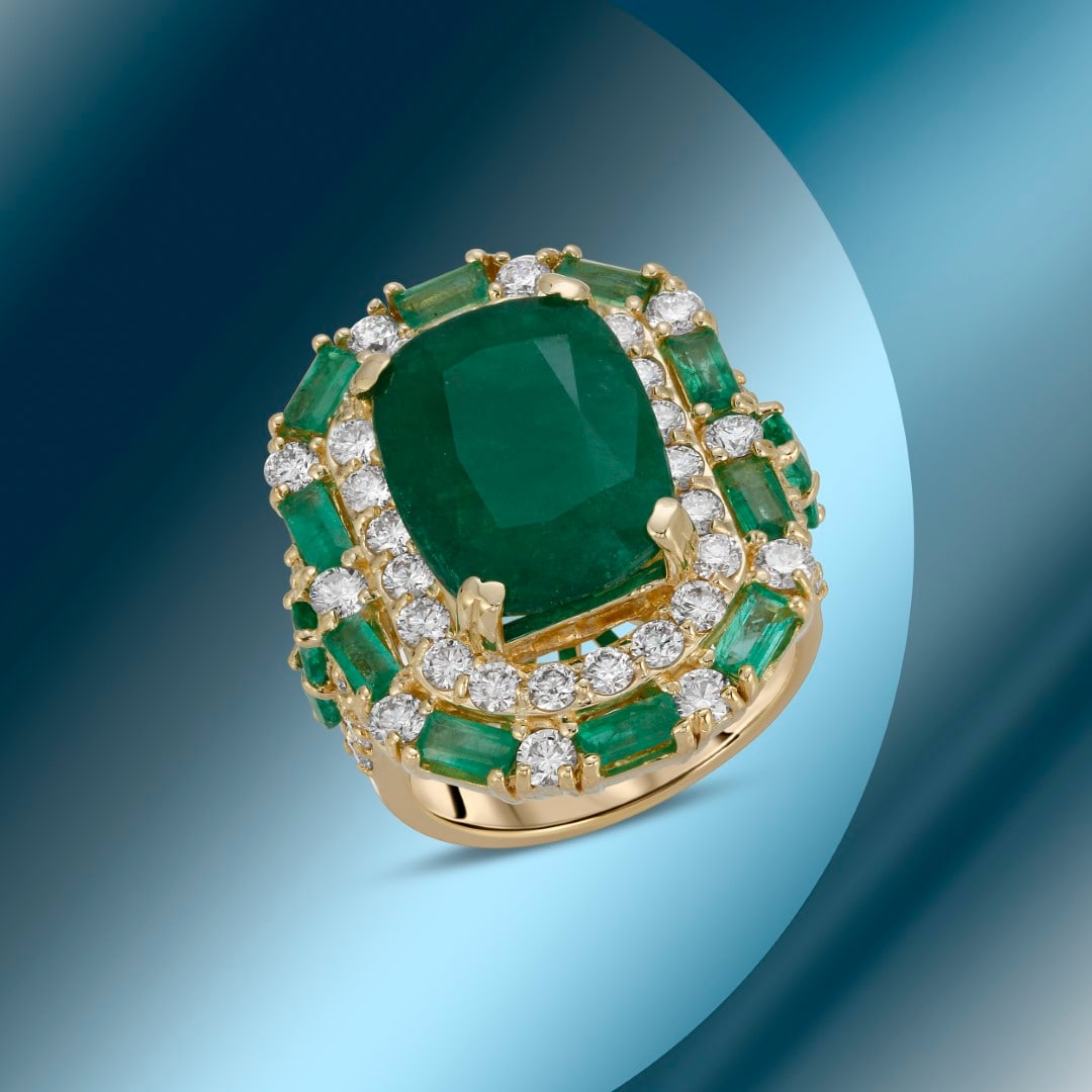 14K Gold 13.88cts Emerald & 2.89cts Diamond Ring: Retail: $31,462***** 14K Gold 13.88cts Emerald & 2.89cts Diamond Ring****** Metal: 14K Yellow Gold/ Total Wt.: 14.4g/ Country Made USA// Main Stone: Emerald / Carat Total Wt: 13.88cts / Treatment: Non