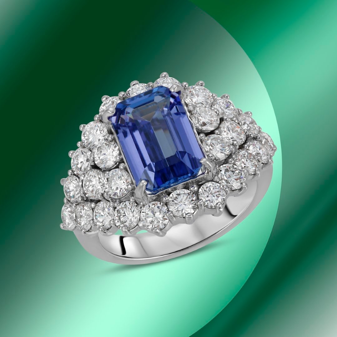 14K Gold 3.65cts Tanzanite & 3.26cts Diamond Ring: Retail: $22,100***** 14K Gold 3.65cts Tanzanite & 3.26cts Diamond Ring****** Metal: 14K White Gold/ Total Wt.: 7.7g/ Country Made USA// Main Stone: Tanzanite/ Carat Total Wt: 3.65cts / Treatment: None