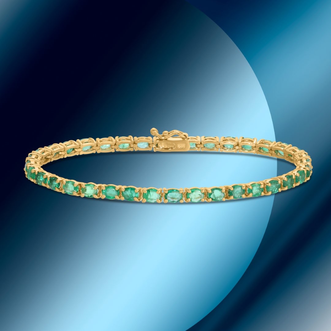 14K Gold 6.89cts Emerald Bracelet: Retail: $10,870*****14K Gold Emerald Bracelet*****Metal: 14K Yellow Gold/ Total Wt.: 10.4g / Country Made US// Main Stone: Emerald / Carat Total Wt.: 6.89cts / Treatment: None/ Color: Green / Cut: Ver
