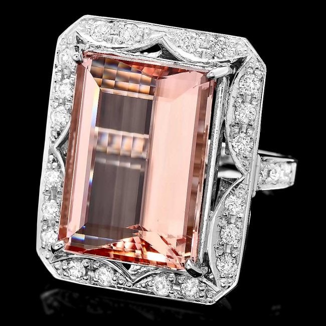 14k Gold 18ct Morganite 1.10ct Diamond Ring: Retail: $16,450.00 ****** 14k Gold 18ct Morganite 1.10ct Diamond Ring****** Metal: 14k Solid Yellow Gold / Size: 7 / Total Item Weight: 13.0 grams / Country Made: United States / / Main Stone: Morgani