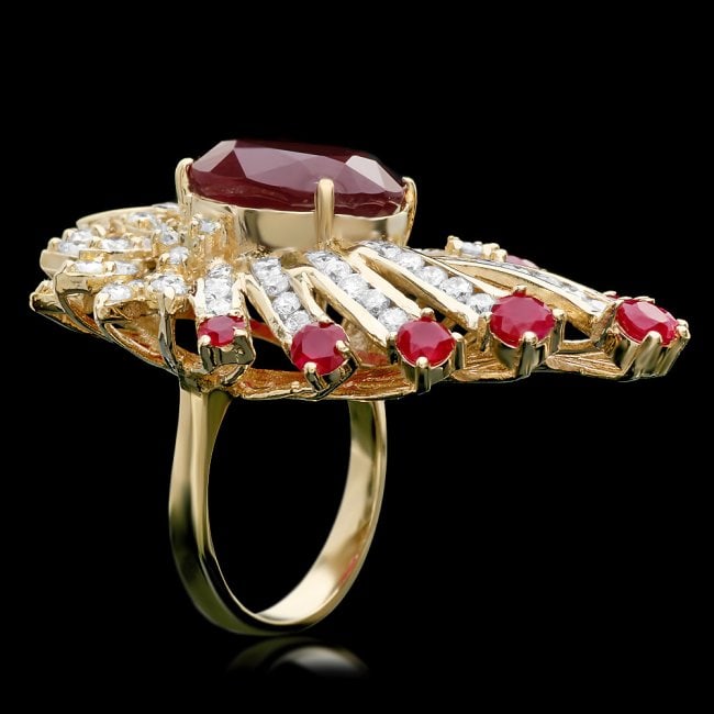 14k Yellow Gold 10ct Ruby 3.70ct Diamond Ring: Retail: $23,850.00 ****** 14k Yellow Gold 10ct Ruby 3.70ct Diamond Ring ****** Metal: 14k Solid Yellow Gold / Size: 7 / Total Item Weight: 18.0 grams / Country Made: United States / / Main Stone: Ruby