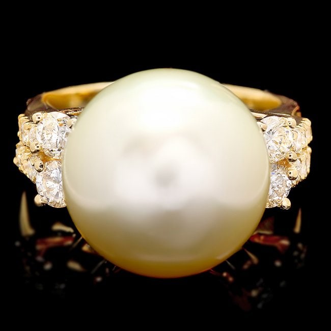14k Yellow Gold 14mm Pearl 0.75ct Diamond Ring: Retail: $6,900.00 ****** 14k Yellow Gold 14mm Pearl 0.75ct Diamond Ring ****** Metal: 14k Solid Yellow Gold / Size: 7 / Total Item Weight: 9.5 grams / Country Made: United States / / Main Stone: Pearl