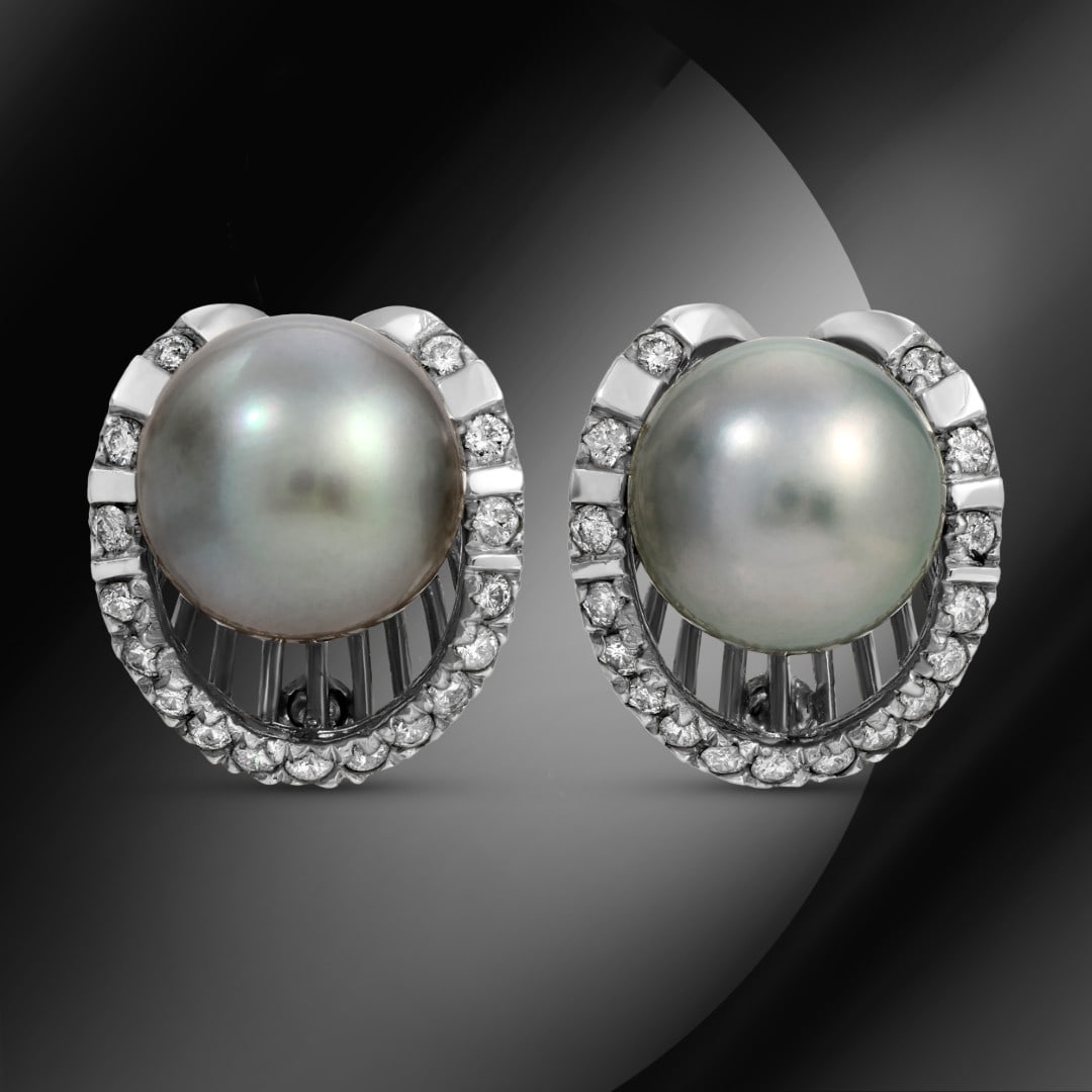 14K Gold 10mm Tahitian Pearl & 0.71cts Diamond Earrings: Retail: $7,960*****14K Gold Tahitian Pearl & Diamond Earrings*****Metal: 14K White Gold/ Total Wt.: 8.2g / Country Made US// Main Stone: Tahitian Pearl / Carat Total Wt.:none / Measurements: 10mm / Tr