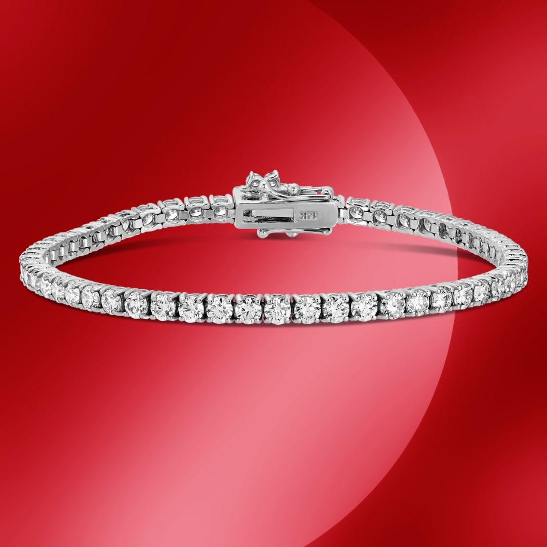 14K Gold 6.32cts Diamond Bracelet: Retail: $30,400*****14K Gold Diamond Bracelet*****Metal: 14K White Gold/ Total Wt.:6.32cts / Country Made US// Main Stone: Natural Diamond / Carat Total Wt.: 6.28cts / Treatment: None/ Color: None /