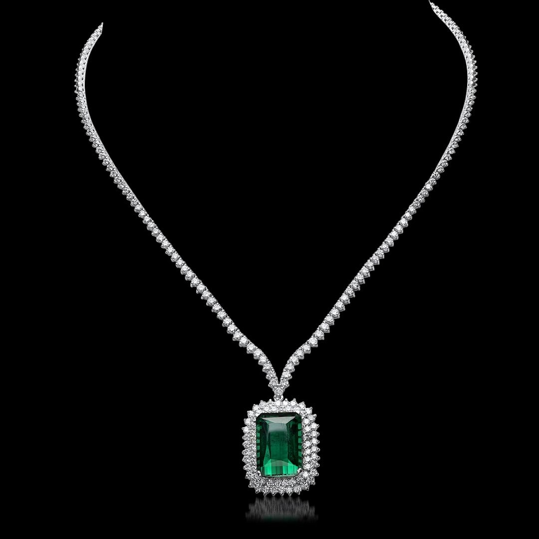 18K White Gold, 21.50cts Tourmaline, 8.05cts Diamond Necklace: Retail: $95,237.00****** 18K White Gold, 21.50cts Tourmaline, 8.05cts Diamond Necklace******* Metal: 18K White Gold/ Country Made USA// Main Stone: Tourmaline/ Adjacent Stone: Diamond/ Main Carat