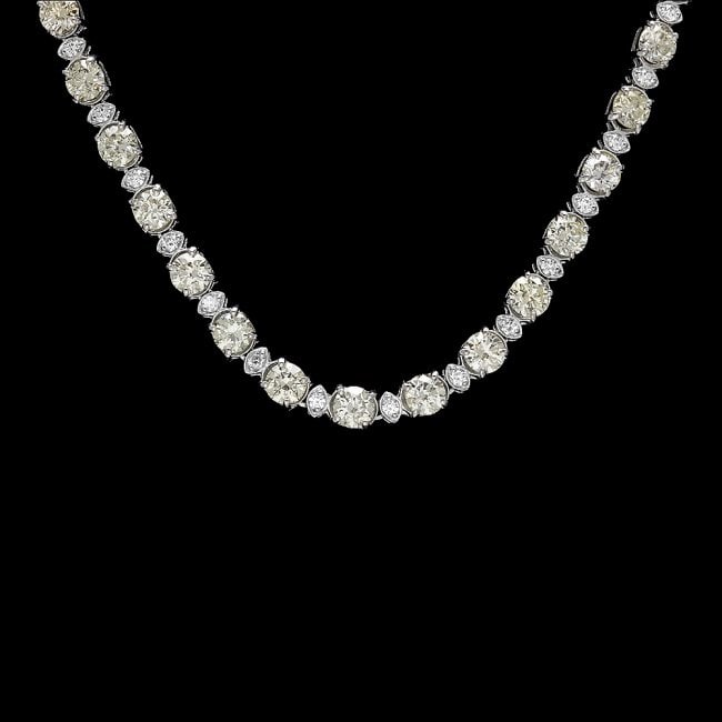 18k White Gold 17ct Diamond Necklace: Retail: $66,100.00 ****** 18k White Gold 17ct Diamond Necklace ****** Metal: 18k Solid White Gold / Size: 16.5 / Total Item Weight: 20.5 grams / / Main Stone: Diamond / Color: Yellow / Carat Total Wei