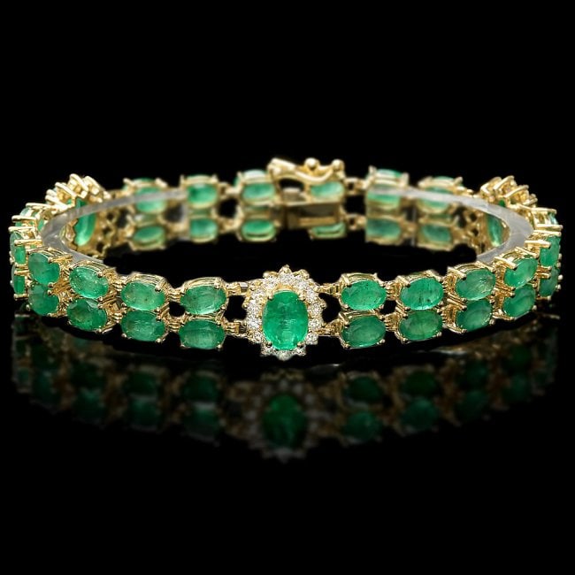 14k Gold 18ct Emerald 1.50ct Diamond Bracelet: Retail: $19,800.00 ****** 14k Gold 18ct Emerald 1.50ct Diamond Bracelet ****** Metal: 14k Solid Yellow Gold / Size: 7 / Total Item Weight: 18.0 grams / Country Made: United States / / Main Stone: Emer