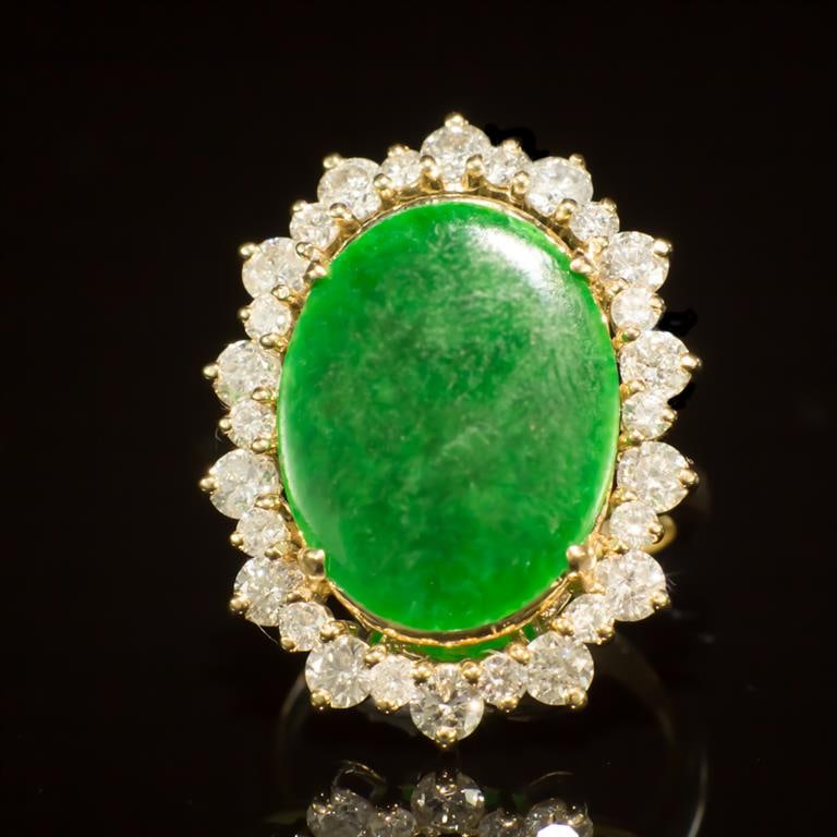 14K Gold 2.91ct Jadeite 2.42ct Diamond Ring: Retail: $10,600.00****** Jadeite & Diamond Ring ****** Metal: 14K Solid Yellow Gold / Total Item Weight: 9.0 grams / Country Made: United States / / Main Stone: Jadeite / Color: Green / Carat Total We