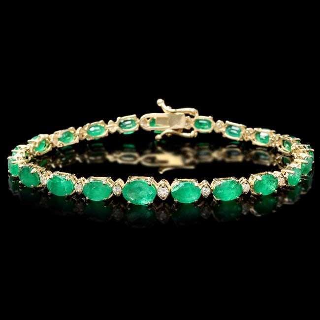 14k Gold 11ct Emerald .60ct Diamond Bracelet: Retail: $16,800.00 ****** 14k Gold 11ct Emerald .60ct Diamond Bracelet ****** Metal: 14k Solid Yellow Gold / Size: 7.5 / Total Item Weight: 10.0 grams / Country Made: United States / / Main Stone: Eme