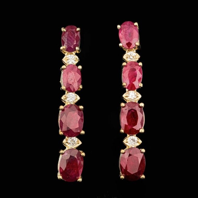 14k Gold 7.00ct Ruby 0.20ct Diamond Earrings: Retail: $5,800.00 ****** 14k Gold 7.00ct Ruby 0.20ct Diamond Earrings ****** Metal: 14k Solid Yellow Gold / Total Item Weight: 5.0 grams / Country Made: United States / / Main Stone: Ruby / Color: Red